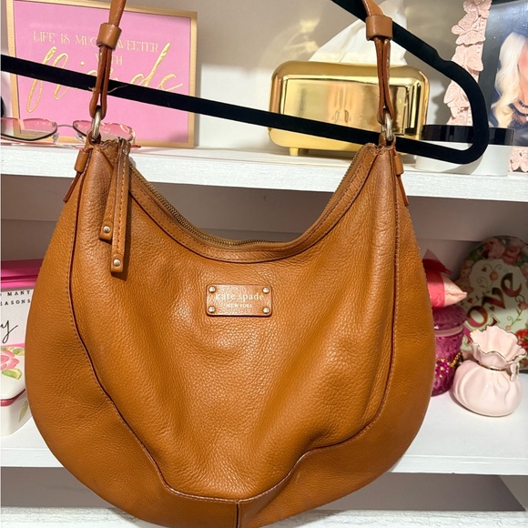 kate spade Handbags - Kate Spade Tan Leather Hobo Bag